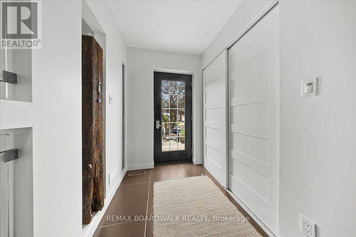 152 Duford Street, Ottawa, ON, K2L 6Z7 - 2