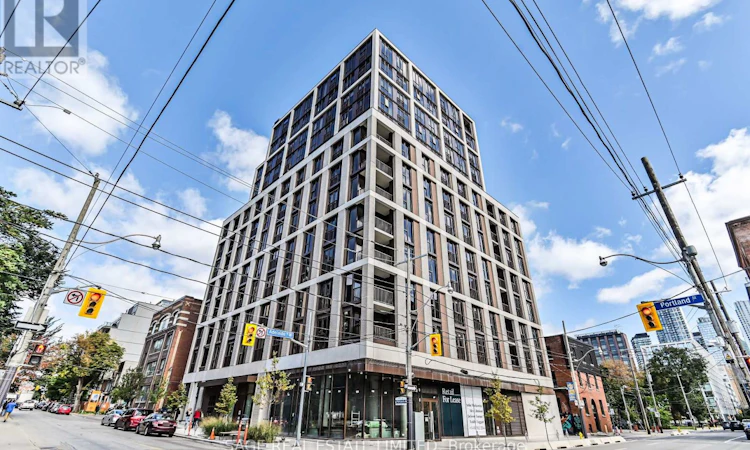 1007-123 Portland Street