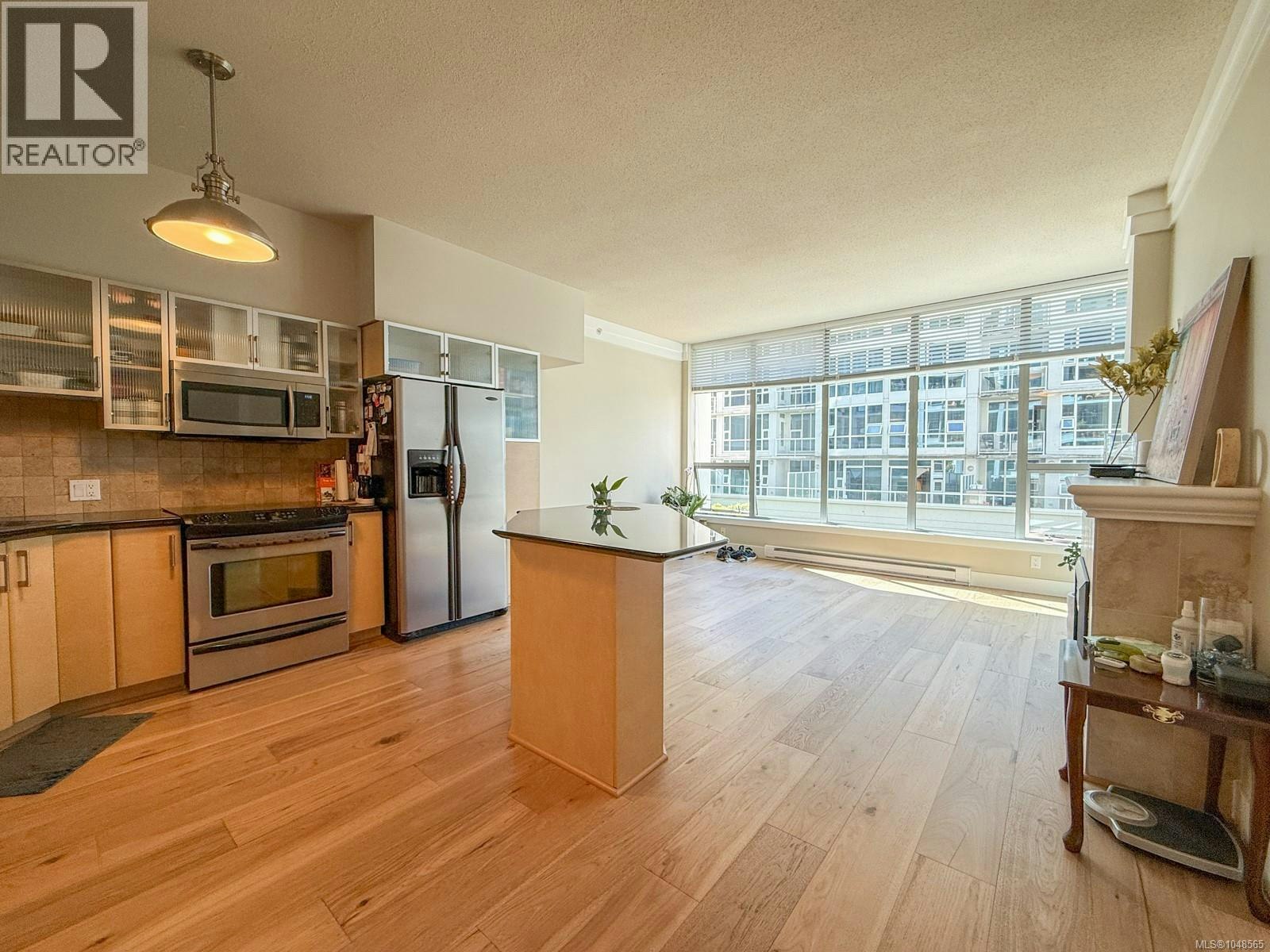303-845 Yates Street, Victoria, BC, V8W 4A3