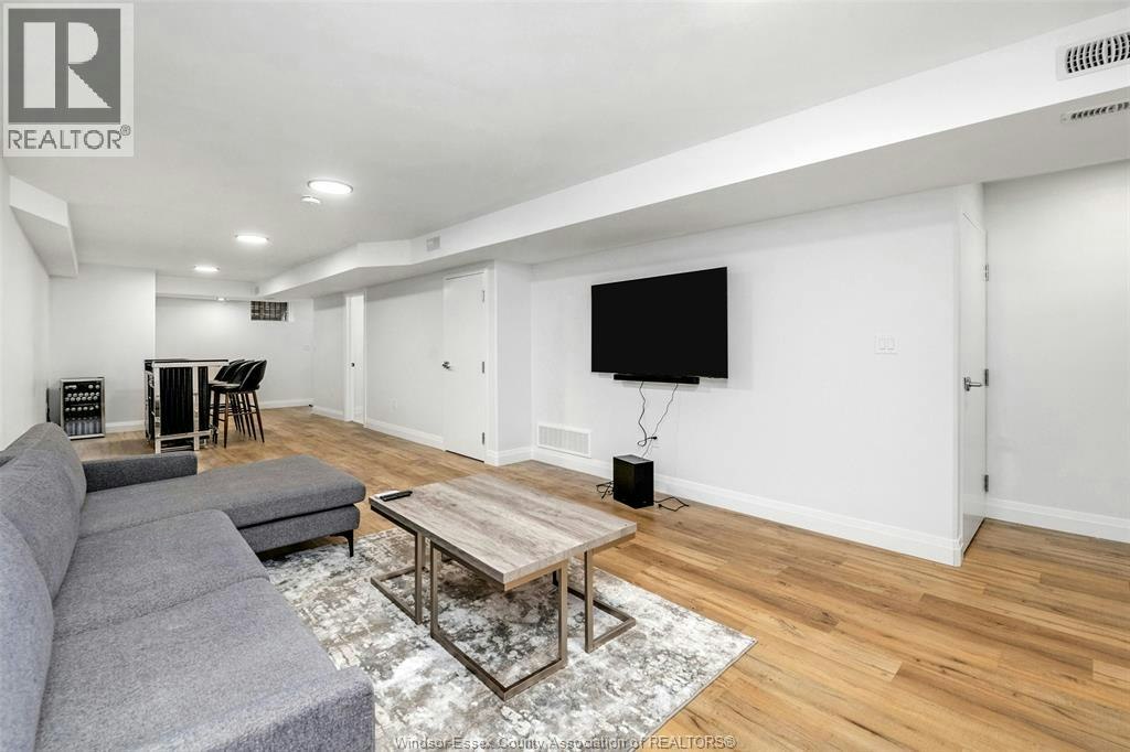 1027 Walker, Windsor, ON, N8Y 2N6 - 27