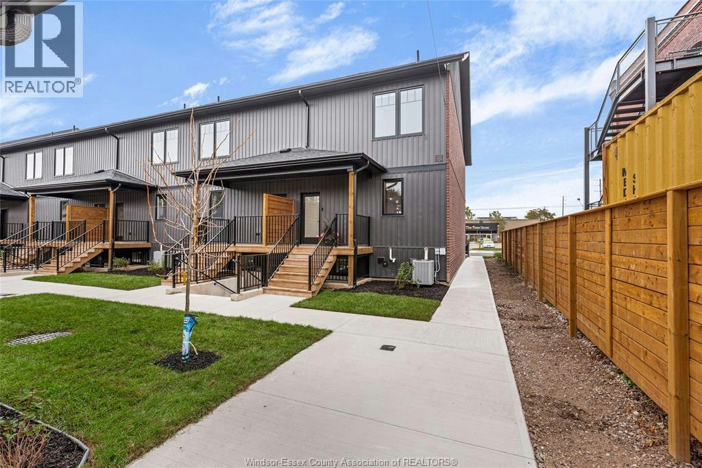 1027 Walker, Windsor, ON, N8Y 2N6 - 2
