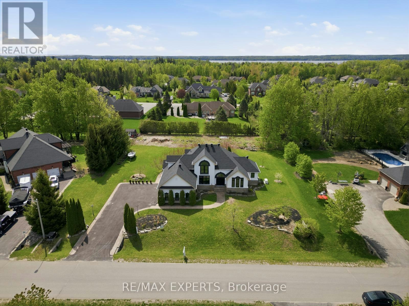 11 Basswood Circle, Oro-Medonte, ON, L0L 2L0 - 2