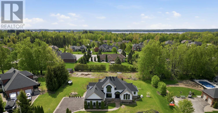 11 Basswood Circle, Oro-Medonte, ON, L0L 2L0 - 2