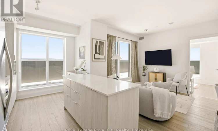 604-3071 Trafalgar Road