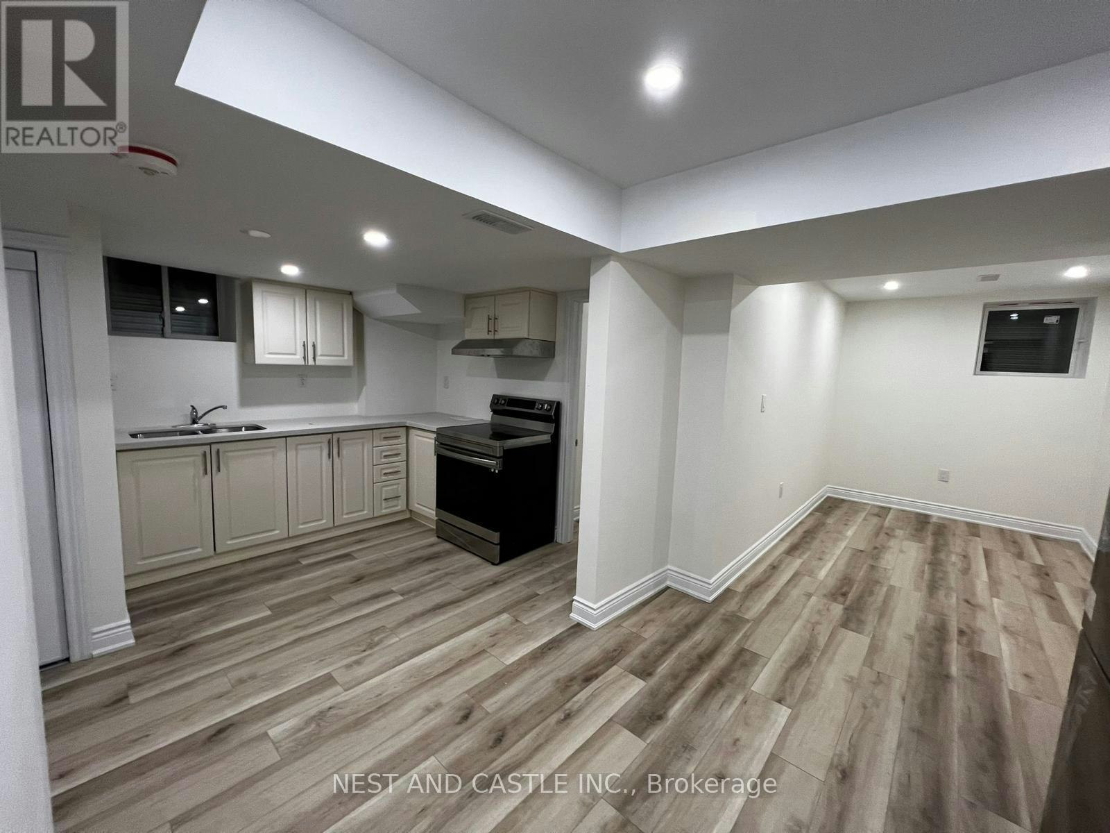 33 Lanark Circle, Brampton, ON, L6X 5L3 - 9