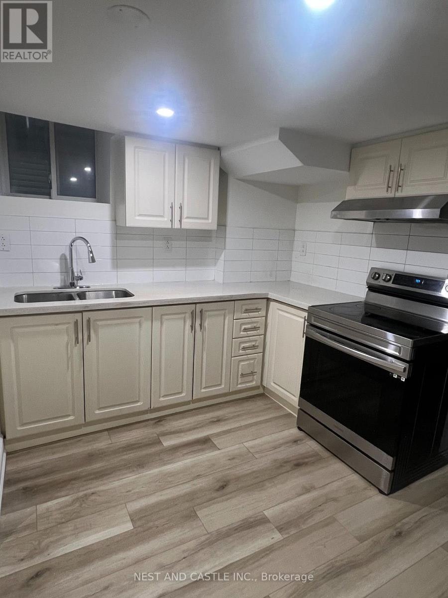 33 Lanark Circle, Brampton, ON, L6X 5L3