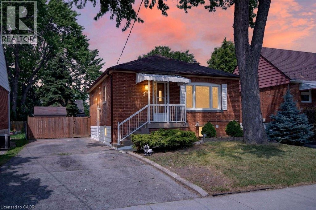220 13th Street EAST, Hamilton, ON, L9A 3Z7