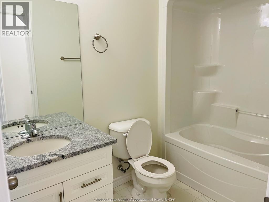 393 Mulberry Lane, Lakeshore, ON, N0R 1A0 - 9