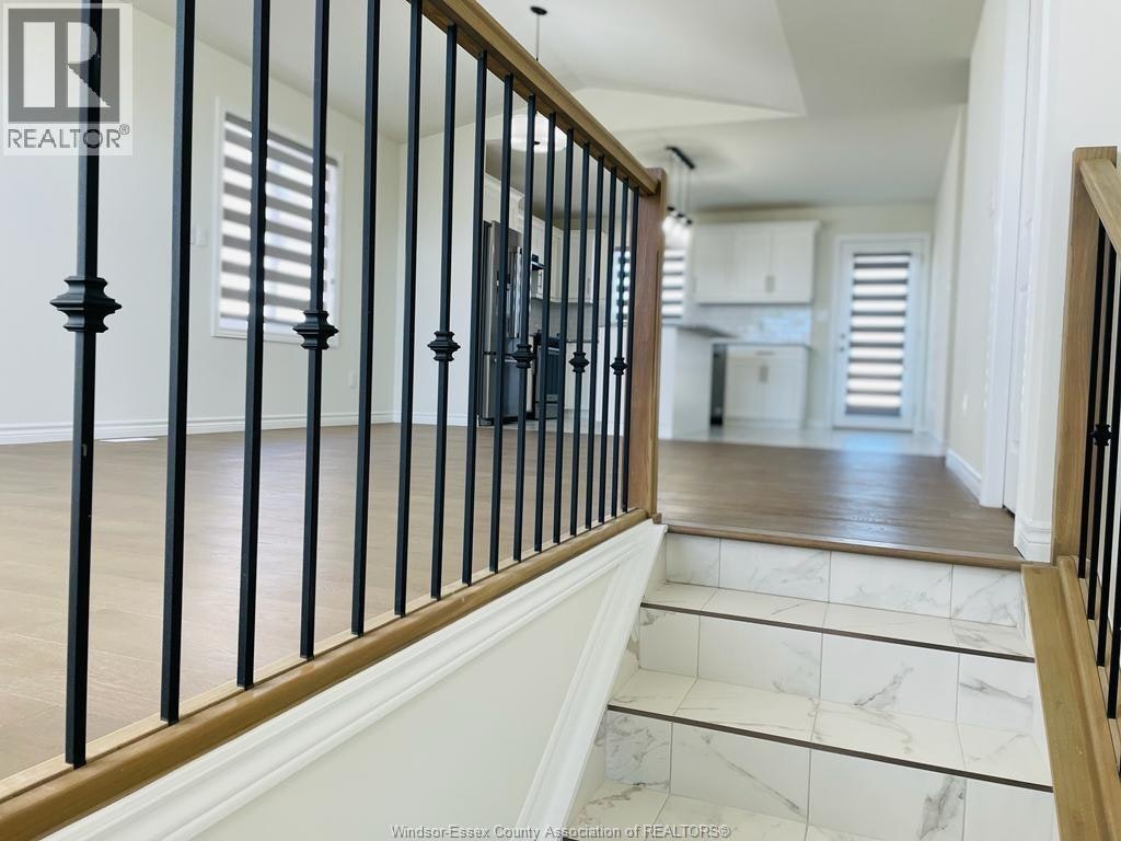 393 Mulberry Lane, Lakeshore, ON, N0R 1A0 - 3