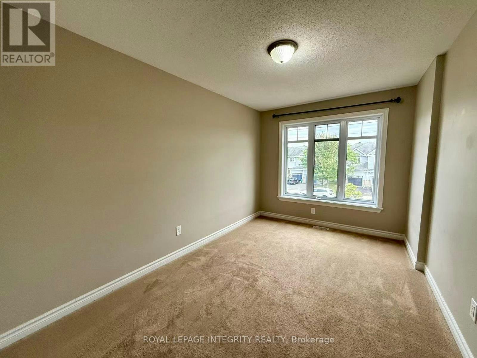 949 Klondike Road, Ottawa, ON, K2W 0E3 - 11