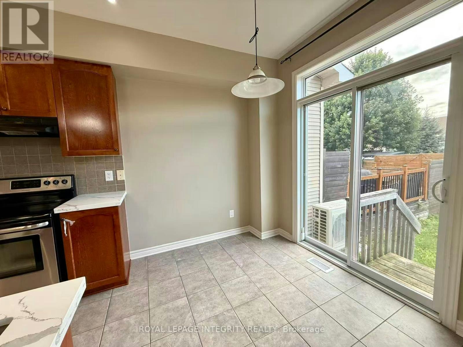 949 Klondike Road, Ottawa, ON, K2W 0E3 - 6