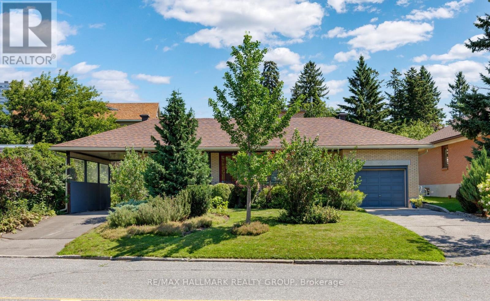 811 Iroquois Road, Ottawa, ON, K2A 3N3