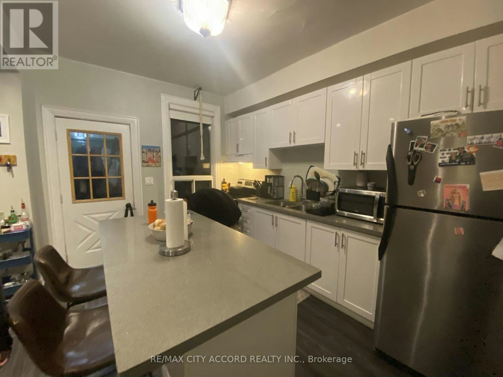 MAIN FLOOR-282 Gladstone Avenue, Toronto, ON, M6J 3L6 - 3