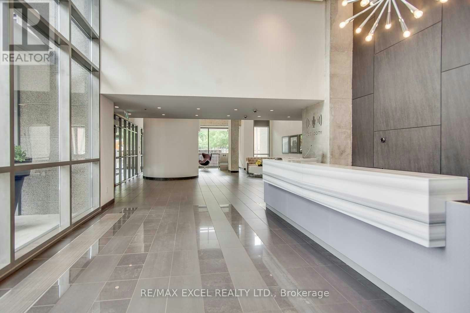 1604-285 Mutual Street, Toronto, ON, M4Y 1X6 - 10