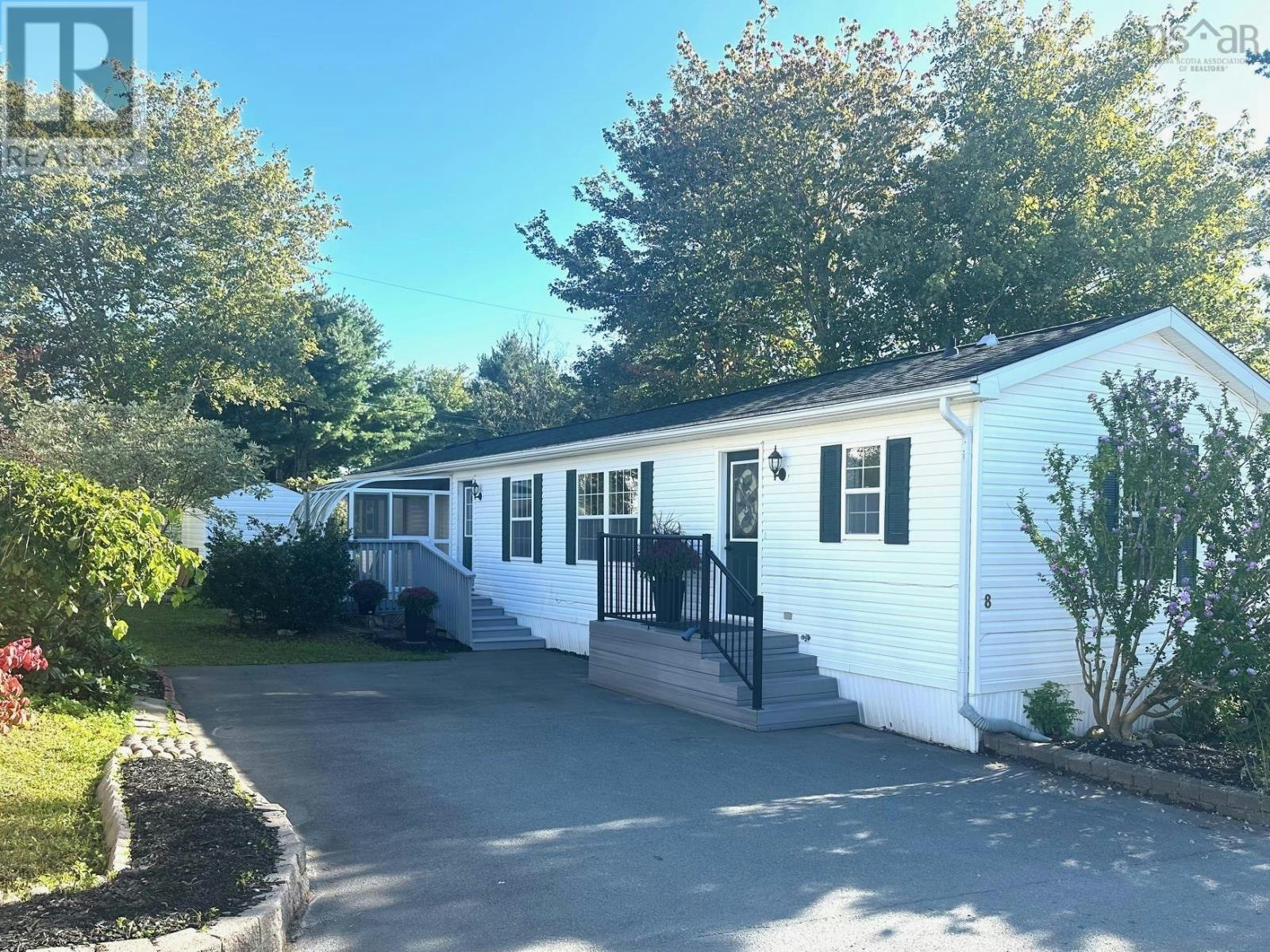 8 Tenth Street, Lucasville, NS, B4B 1R6
