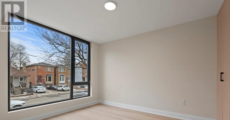 1-191 Gledhill Avenue, Toronto, ON, M4C 5K9 - 3