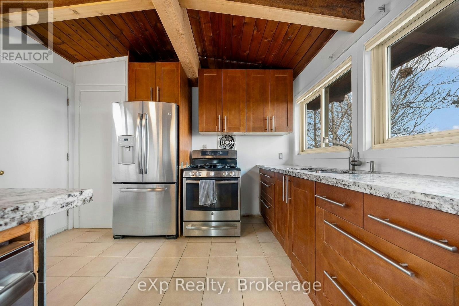 8 Sunset Avenue, Parry Sound, ON, P2A 1A5 - 6