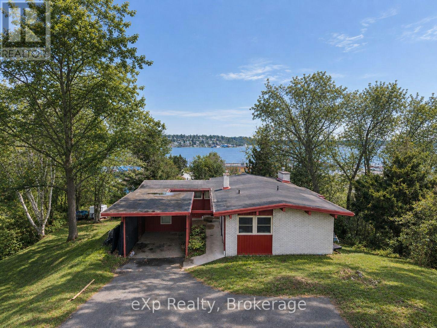 8 Sunset Avenue, Parry Sound, ON, P2A 1A5
