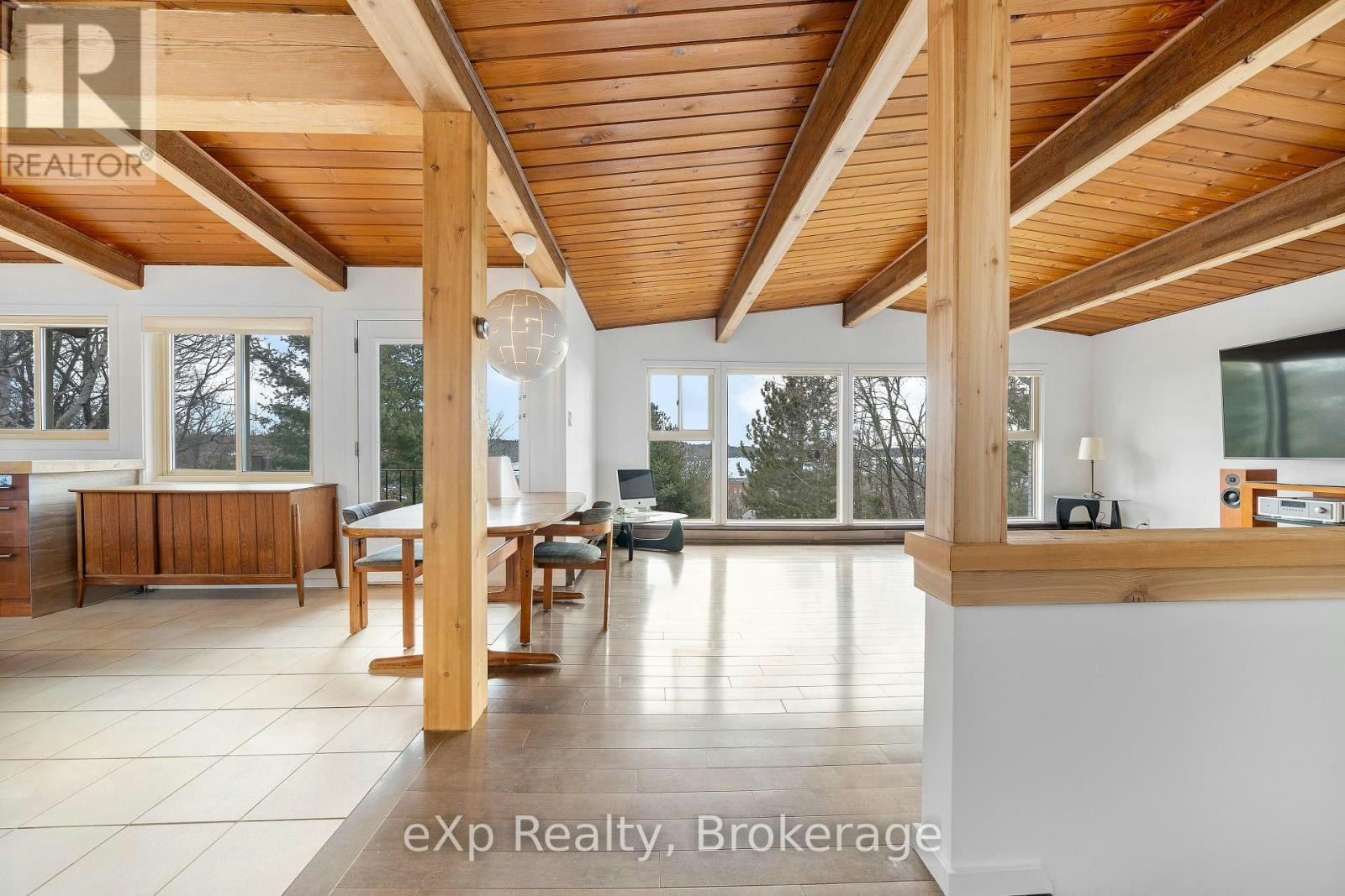 8 Sunset Avenue, Parry Sound, ON, P2A 1A5 - 9