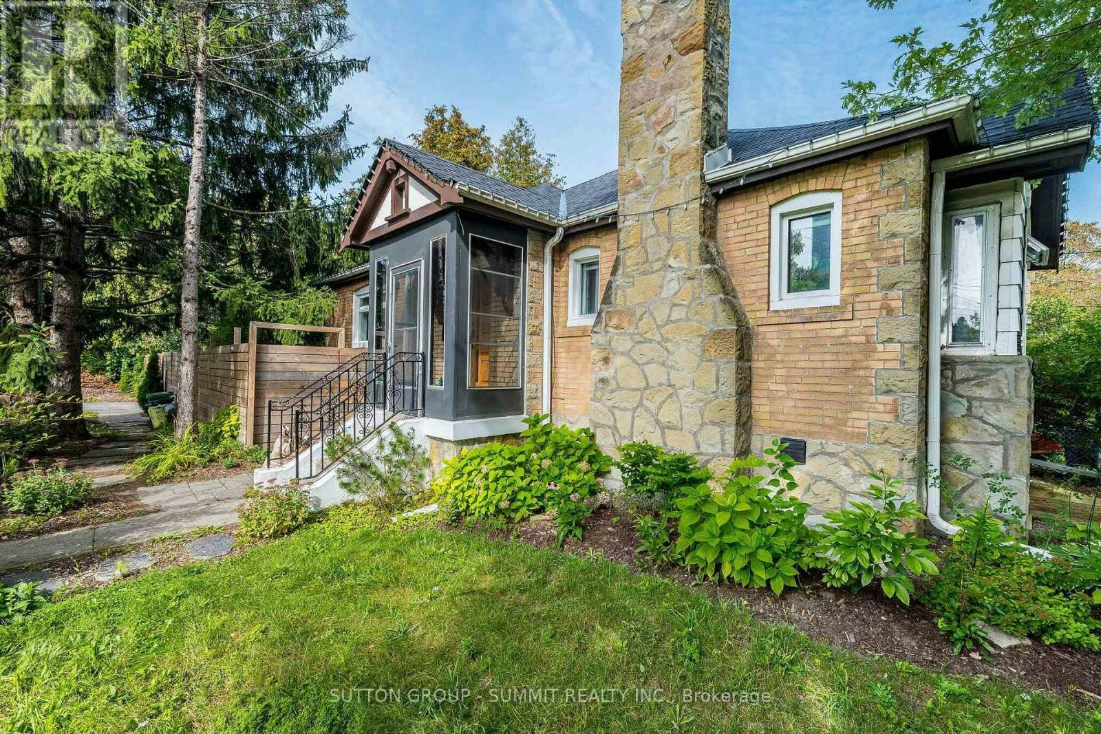 32 Ellis Avenue, Toronto, ON, M6S 2X1 - 3
