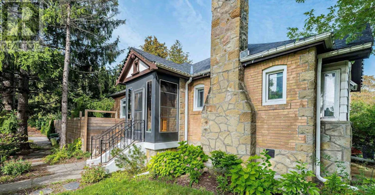 32 Ellis Avenue, Toronto, ON, M6S 2X1 - 3