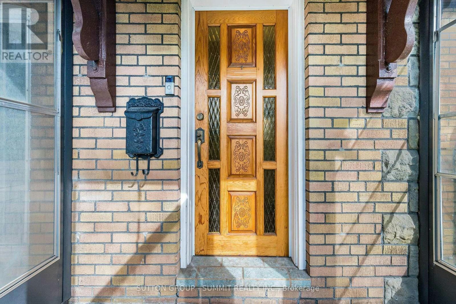32 Ellis Avenue, Toronto, ON, M6S 2X1 - 6