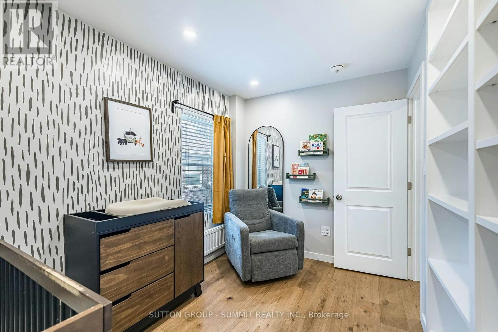 32 Ellis Avenue, Toronto, ON, M6S 2X1 - 32