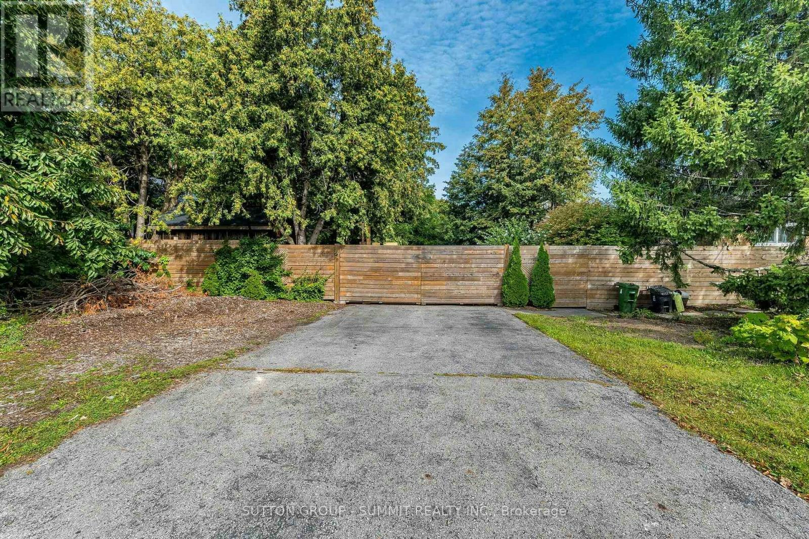 32 Ellis Avenue, Toronto, ON, M6S 2X1 - 7