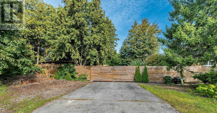 32 Ellis Avenue, Toronto, ON, M6S 2X1 - 7