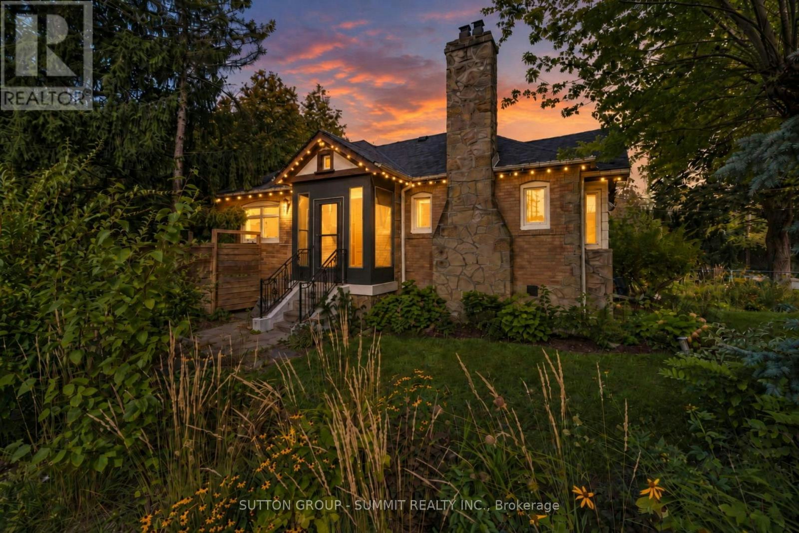 32 Ellis Avenue, Toronto, ON, M6S 2X1 - 2