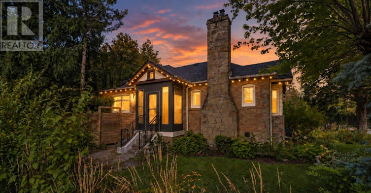 32 Ellis Avenue, Toronto, ON, M6S 2X1 - 2