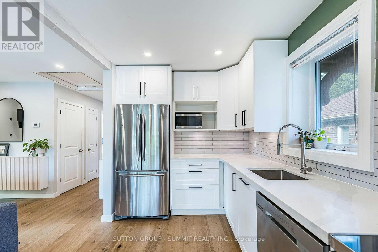 32 Ellis Avenue, Toronto, ON, M6S 2X1 - 24