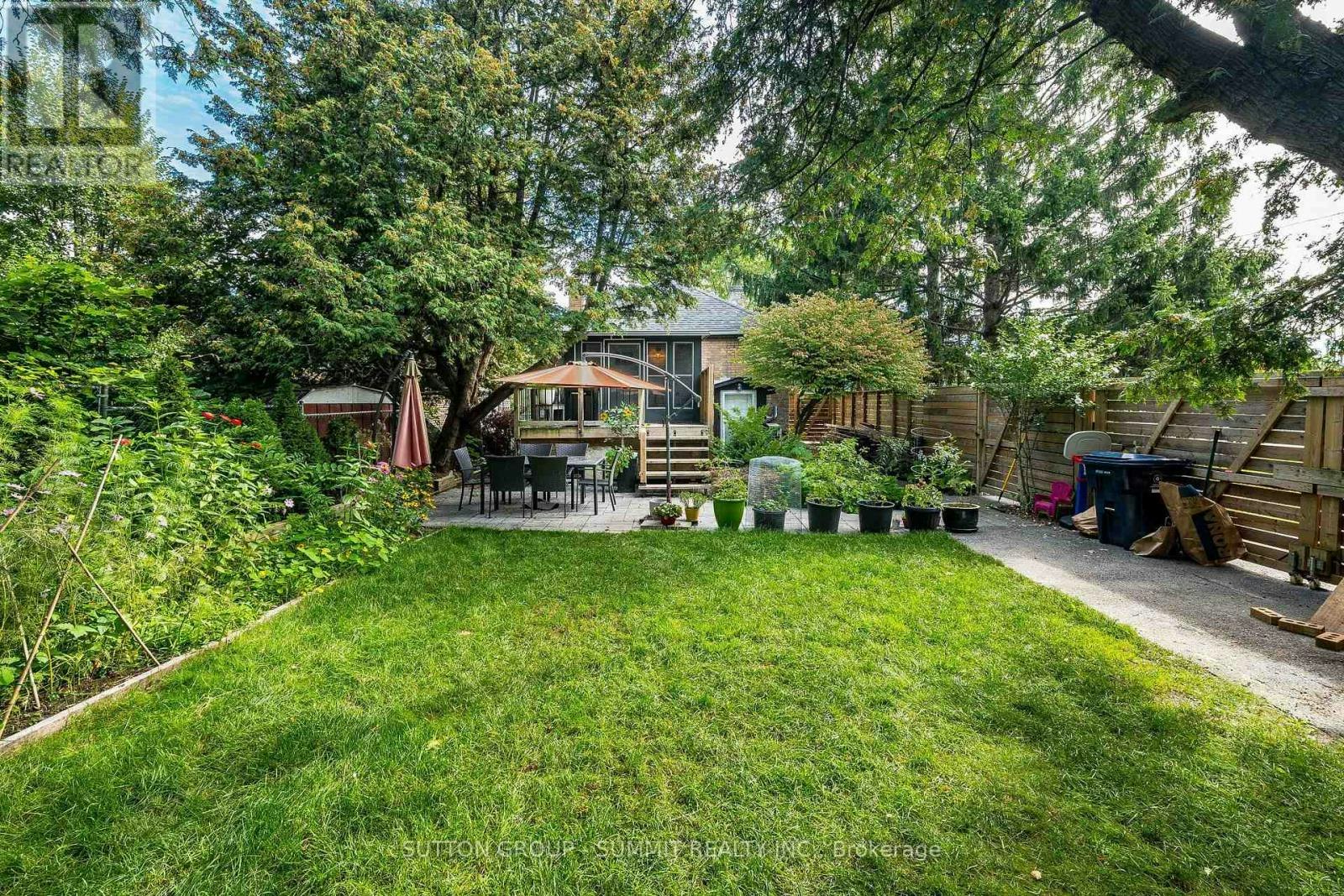 32 Ellis Avenue, Toronto, ON, M6S 2X1 - 40