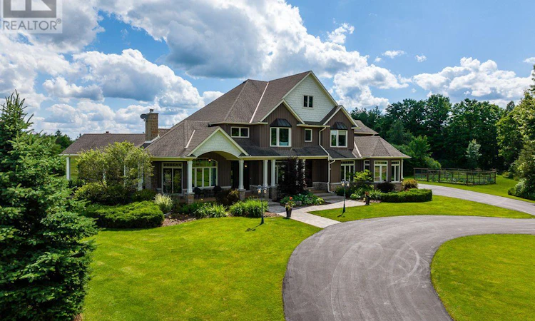 1532 6th Concession Road W