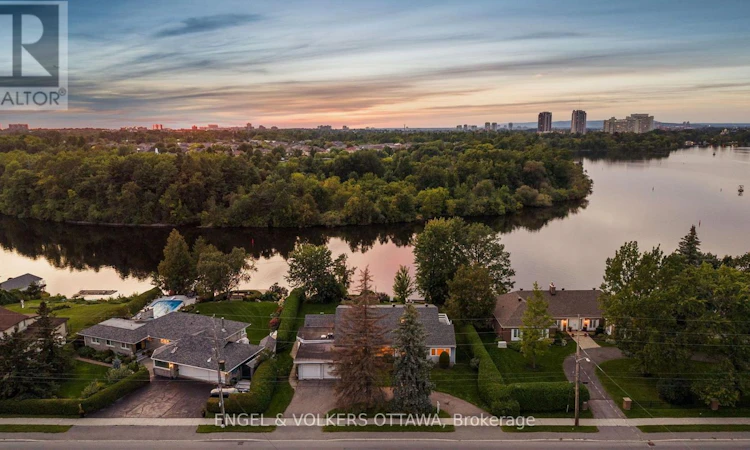 3200 Riverside Drive