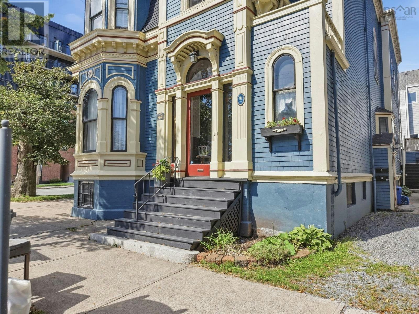 5691 Inglis Street, Halifax, NS, B3H 1K2