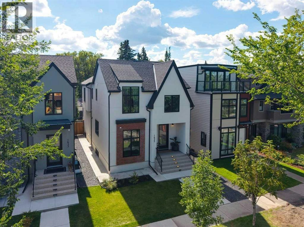 1635 Bowness Road NW, Calgary, AB, T2N 3K1