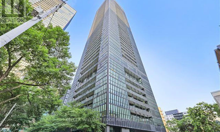 408-101 Charles Street E