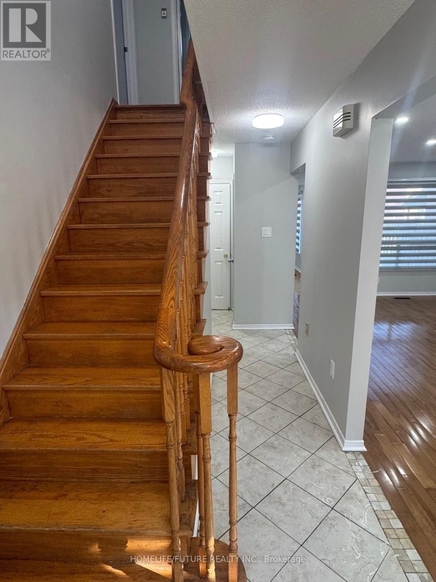 74 Parade Square, Toronto, ON, M1C 3T6 - 2