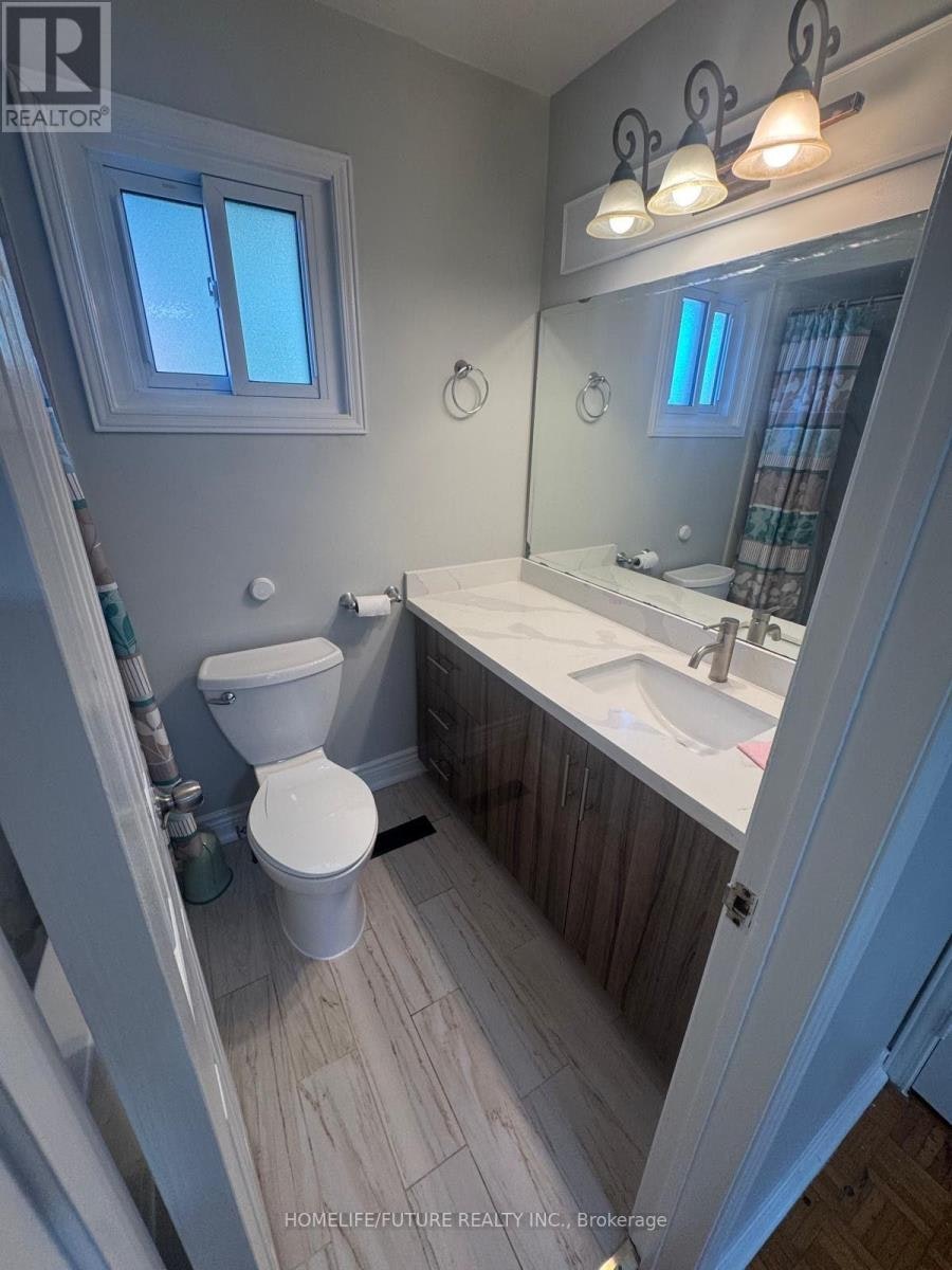 74 Parade Square, Toronto, ON, M1C 3T6 - 3
