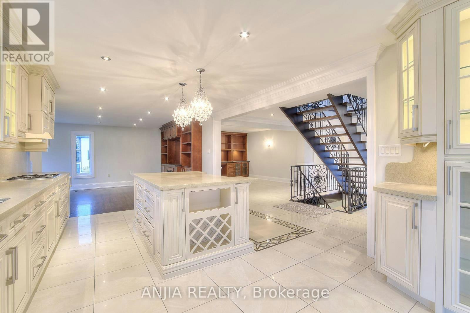 44 Bellini Avenue, Brampton, ON, L6P 0E2 - 2
