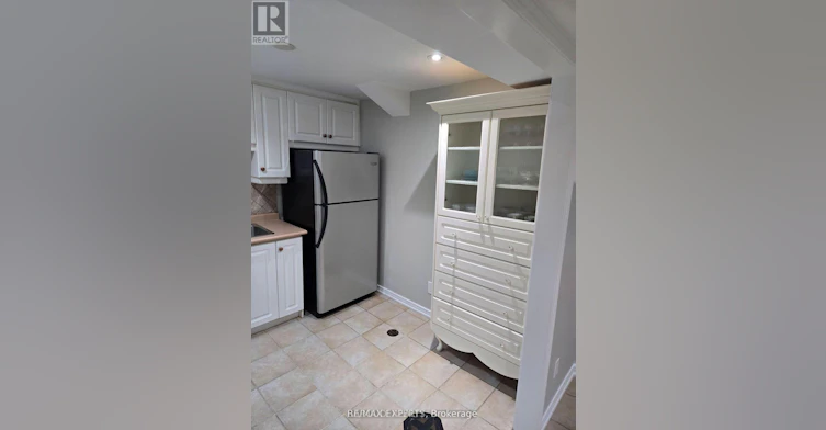 LOWER-19 Rory Road, Toronto, ON, M6L 3E9 - 10