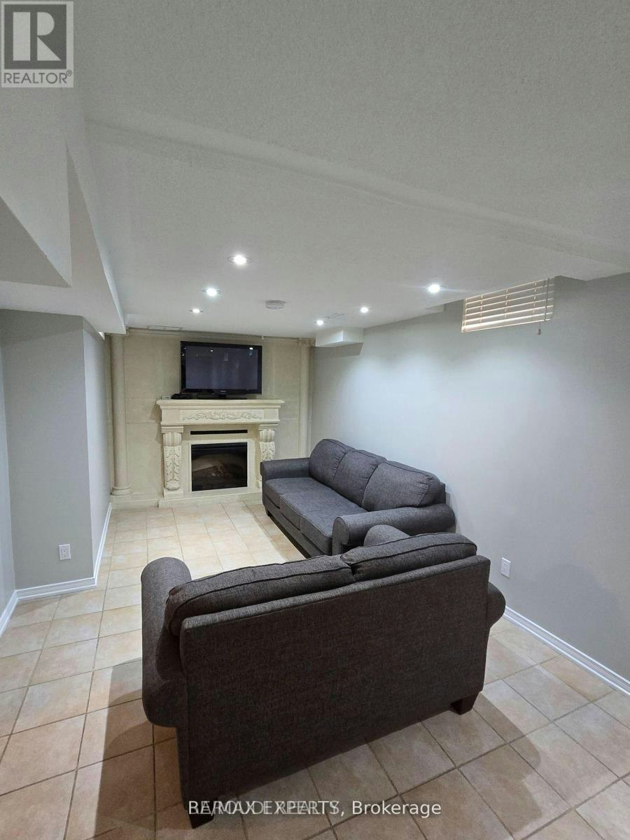 LOWER-19 Rory Road, Toronto, ON, M6L 3E9 - 2