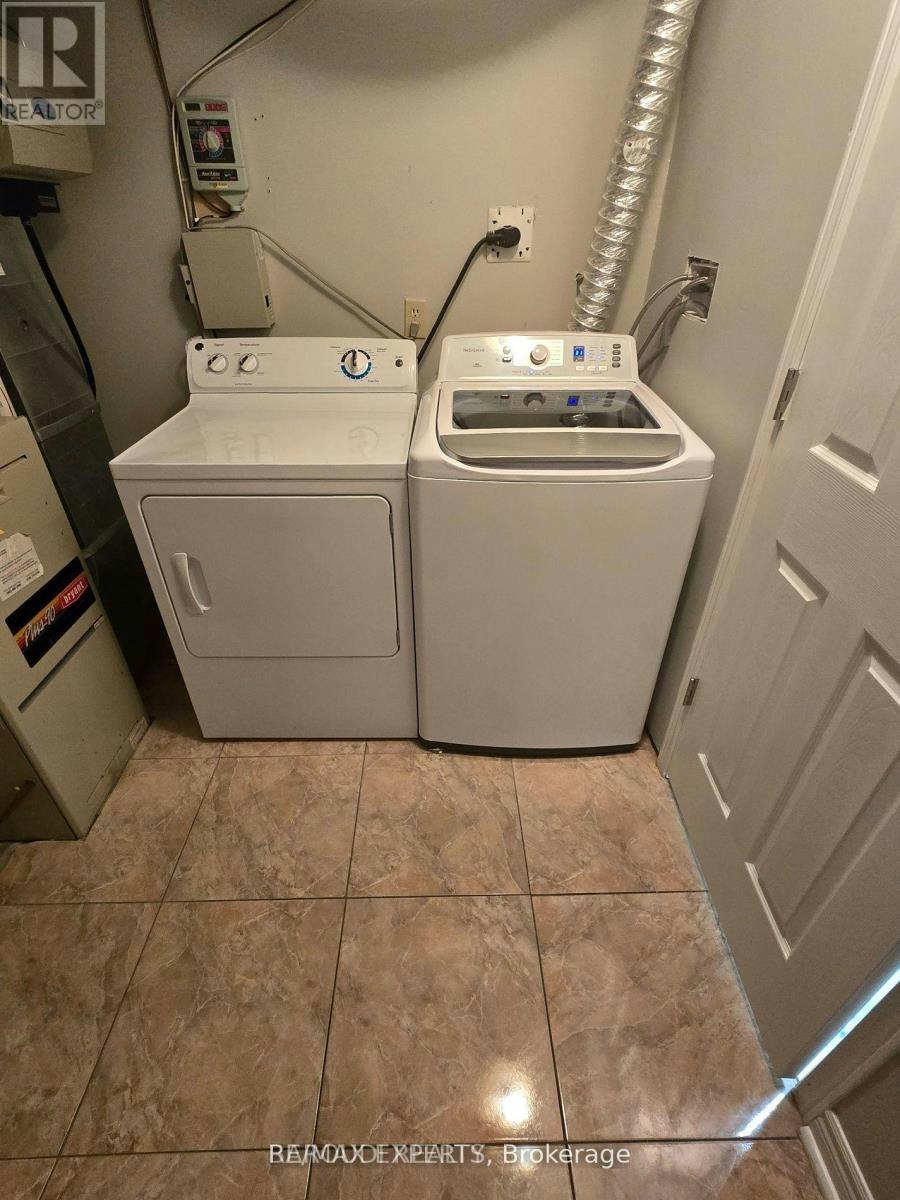 LOWER-19 Rory Road, Toronto, ON, M6L 3E9 - 4