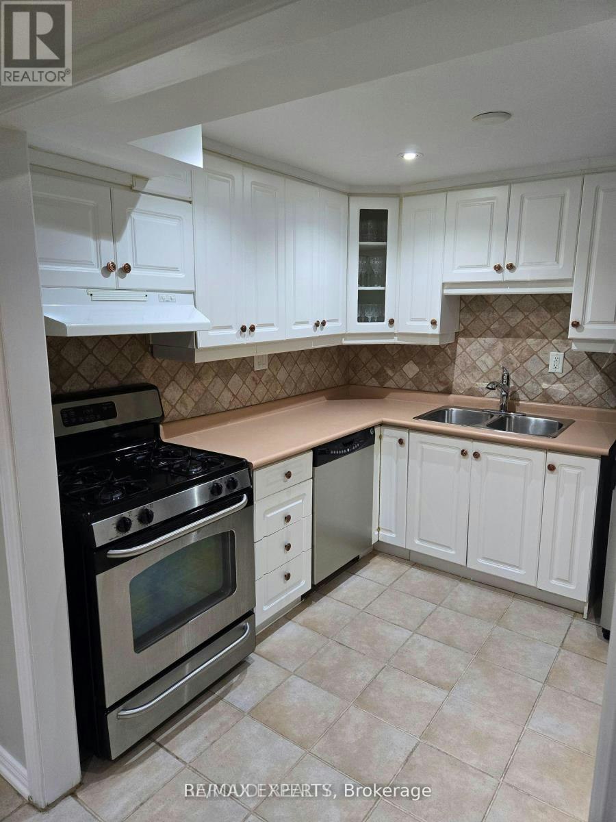LOWER-19 Rory Road, Toronto, ON, M6L 3E9 - 8