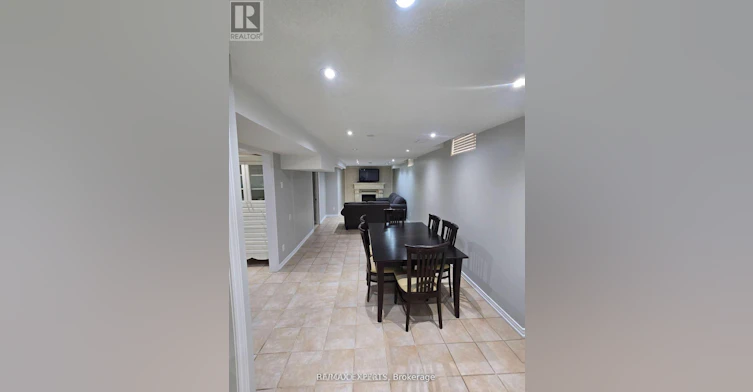 LOWER-19 Rory Road, Toronto, ON, M6L 3E9 - 3