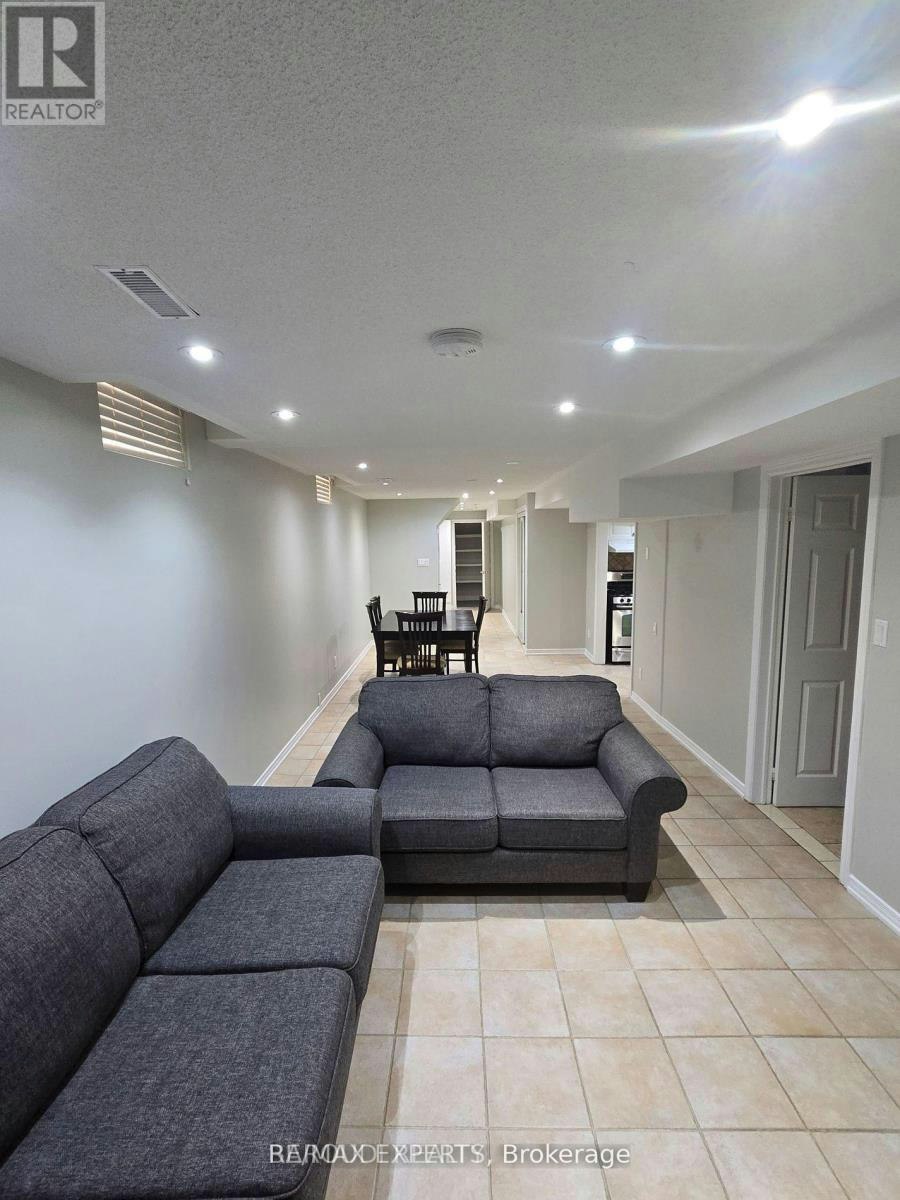LOWER-19 Rory Road, Toronto, ON, M6L 3E9 - 5