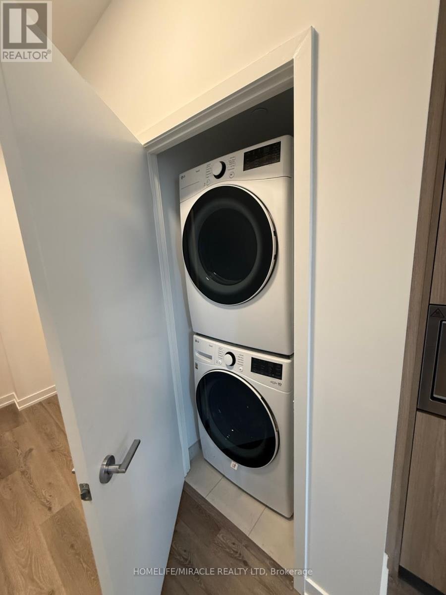 607-395 Square One Drive, Mississauga, ON, L5B 0P6 - 8