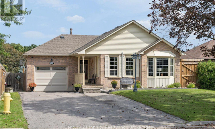 814 Lochness Crescent