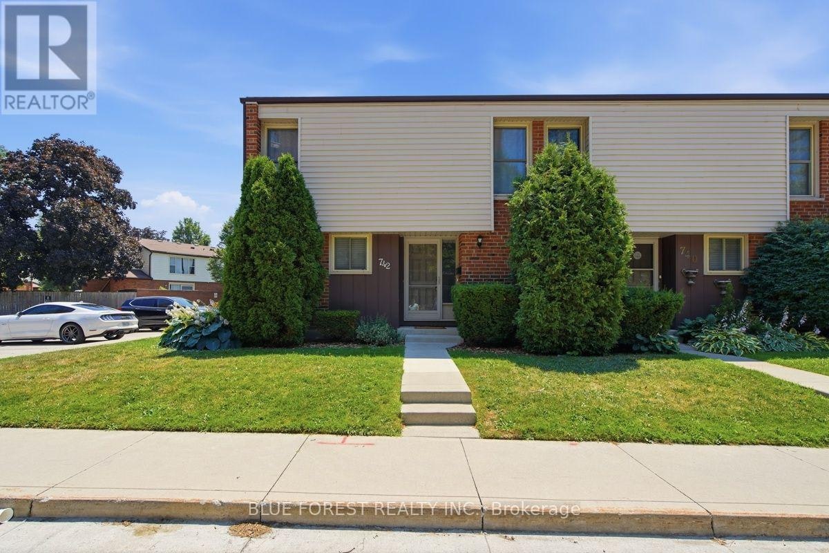 742 Fanshawe Park Road E, London, ON, N5X 2B9